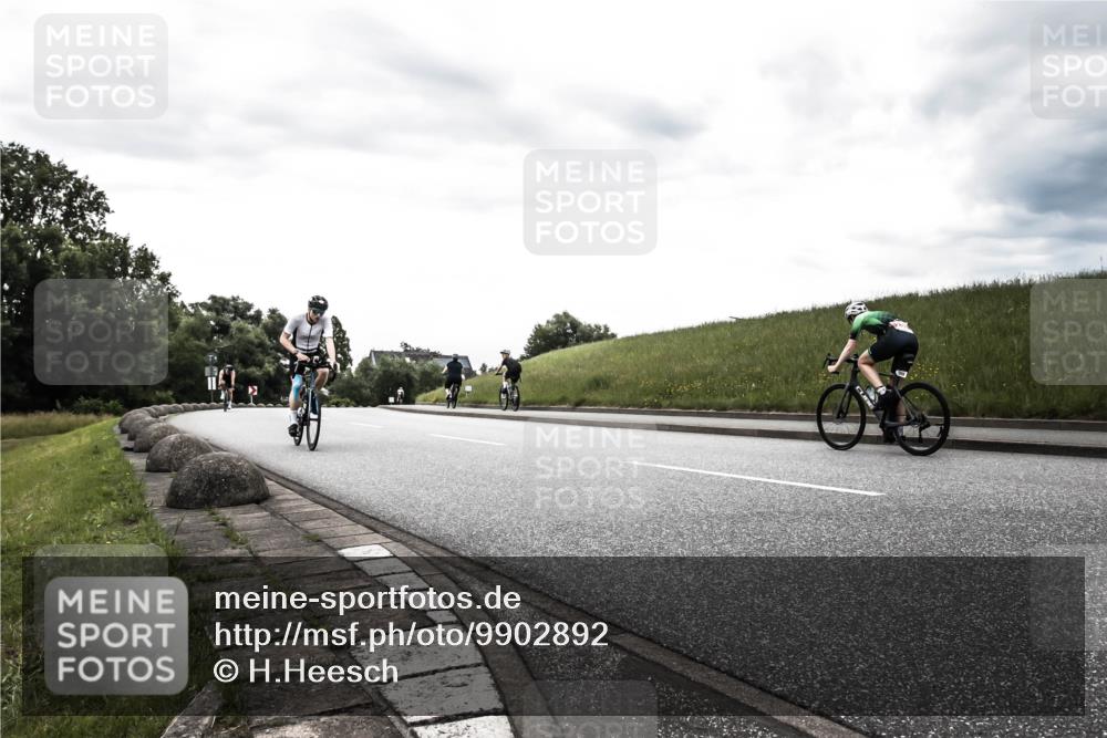 21.06.2026 - 29. Vierlanden-Triathlon H.Heesch http://msf.ph/oto/9902892 21.06.2026 09:56:45 Radfahren 12, 13, 174, 239 meine-sportfotos.de