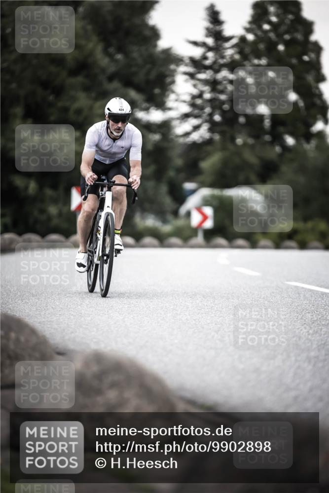 21.06.2026 - 29. Vierlanden-Triathlon H.Heesch http://msf.ph/oto/9902898 21.06.2026 10:15:07 Radfahren 23, 129, 156, 424 meine-sportfotos.de