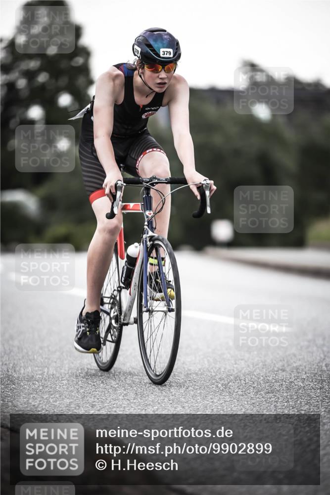 21.06.2026 - 29. Vierlanden-Triathlon H.Heesch http://msf.ph/oto/9902899 21.06.2026 10:04:24 Radfahren 44, 75, 350, 379 meine-sportfotos.de