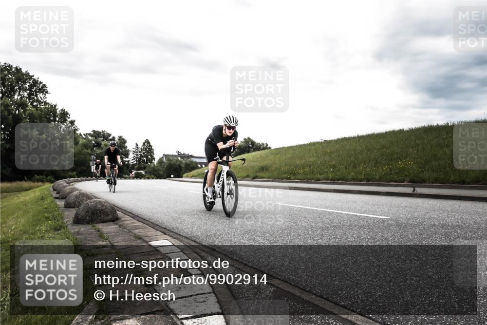 21.06.2026 - 29. Vierlanden-Triathlon H.Heesch http://msf.ph/oto/9902914 21.06.2026 09:58:05 Radfahren 19, 54, 267 meine-sportfotos.de
