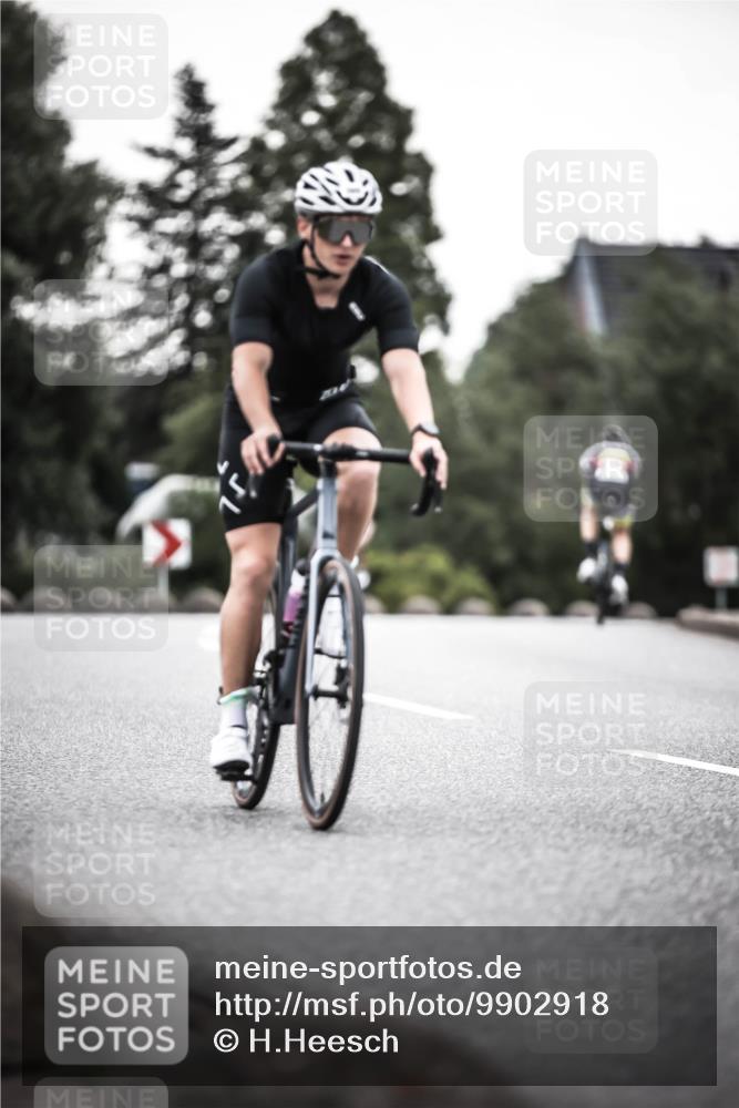 21.06.2026 - 29. Vierlanden-Triathlon H.Heesch http://msf.ph/oto/9902918 21.06.2026 10:04:40 Radfahren 86, 235, 307, 365, 389 meine-sportfotos.de