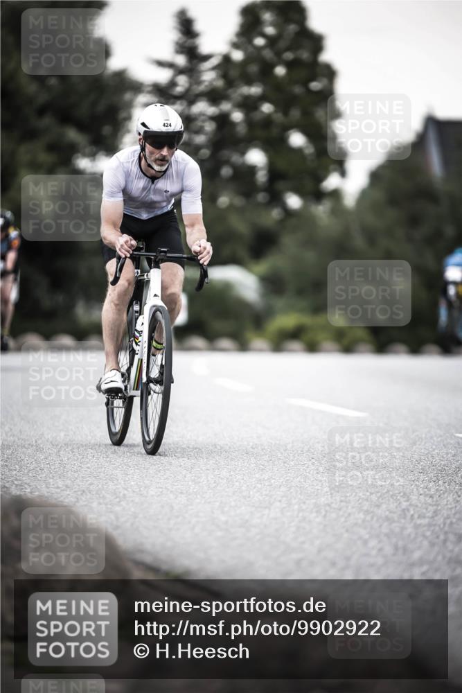 21.06.2026 - 29. Vierlanden-Triathlon H.Heesch http://msf.ph/oto/9902922 21.06.2026 10:15:07 Radfahren 23, 129, 156, 424 meine-sportfotos.de