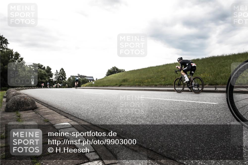 21.06.2026 - 29. Vierlanden-Triathlon H.Heesch http://msf.ph/oto/9903000 21.06.2026 10:01:13 Radfahren 43, 274, 300, 382 meine-sportfotos.de