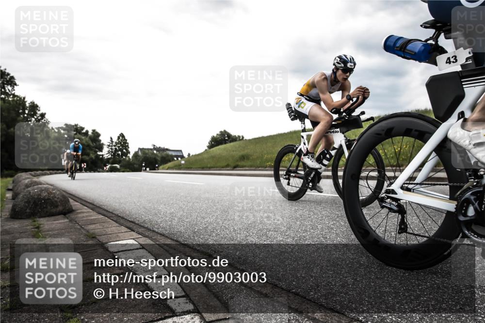 21.06.2026 - 29. Vierlanden-Triathlon H.Heesch http://msf.ph/oto/9903003 21.06.2026 10:01:18 Radfahren 43, 108, 378, 382 meine-sportfotos.de