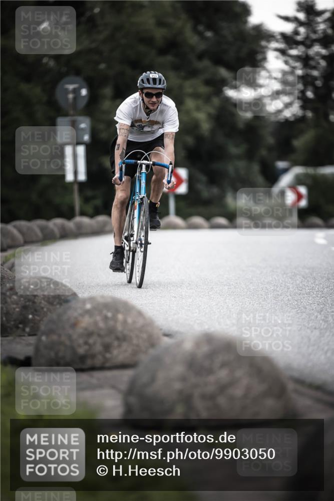 21.06.2026 - 29. Vierlanden-Triathlon H.Heesch http://msf.ph/oto/9903050 21.06.2026 10:06:17 Radfahren 9, 109, 354 meine-sportfotos.de