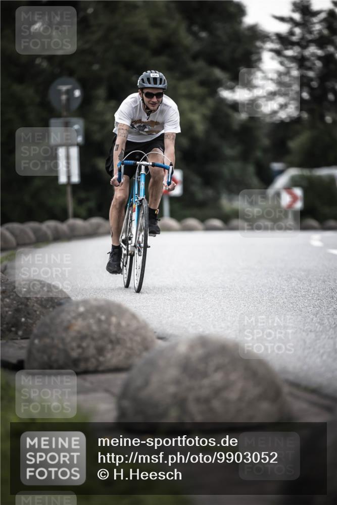 21.06.2026 - 29. Vierlanden-Triathlon H.Heesch http://msf.ph/oto/9903052 21.06.2026 10:06:17 Radfahren 9, 109, 354 meine-sportfotos.de