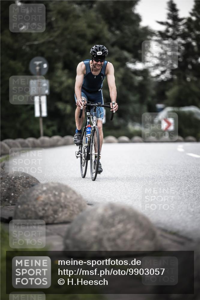 21.06.2026 - 29. Vierlanden-Triathlon H.Heesch http://msf.ph/oto/9903057 21.06.2026 10:15:25 Radfahren 49, 127, 172, 193, 240, 448, 1354 meine-sportfotos.de