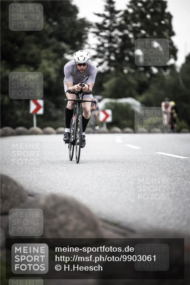 21.06.2026 - 29. Vierlanden-Triathlon H.Heesch http://msf.ph/oto/9903061 21.06.2026 10:06:23 Radfahren 109, 147, 165, 360, 381 meine-sportfotos.de