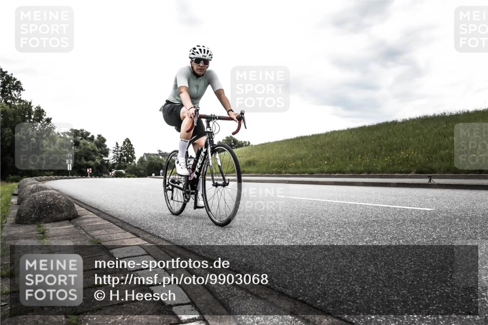 21.06.2026 - 29. Vierlanden-Triathlon H.Heesch http://msf.ph/oto/9903068 21.06.2026 10:03:04 Radfahren 91, 232, 266, 276 meine-sportfotos.de
