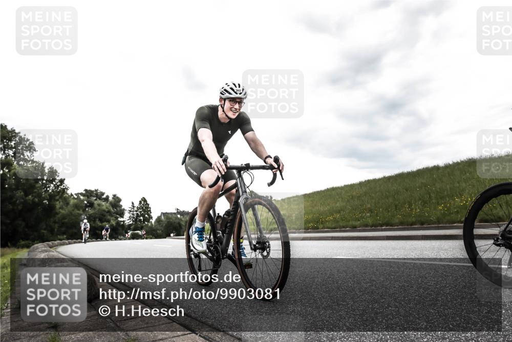 21.06.2026 - 29. Vierlanden-Triathlon H.Heesch http://msf.ph/oto/9903081 21.06.2026 10:03:55 Radfahren 35, 238, 257, 362, 376 meine-sportfotos.de
