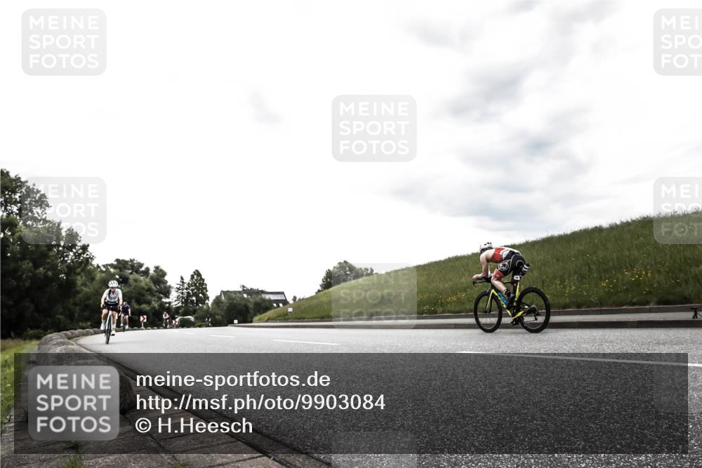 21.06.2026 - 29. Vierlanden-Triathlon H.Heesch http://msf.ph/oto/9903084 21.06.2026 10:03:56 Radfahren 35, 161, 238, 257, 362, 376 meine-sportfotos.de