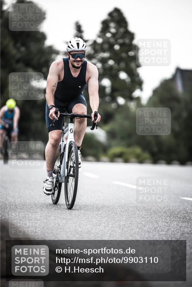 21.06.2026 - 29. Vierlanden-Triathlon H.Heesch http://msf.ph/oto/9903110 21.06.2026 10:07:07 Radfahren 83, 344, 348 meine-sportfotos.de