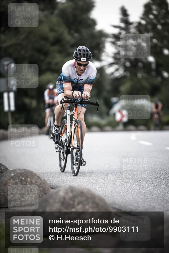 21.06.2026 - 29. Vierlanden-Triathlon H.Heesch http://msf.ph/oto/9903111 21.06.2026 10:15:40 Radfahren 98, 231, 397, 449, 467 meine-sportfotos.de