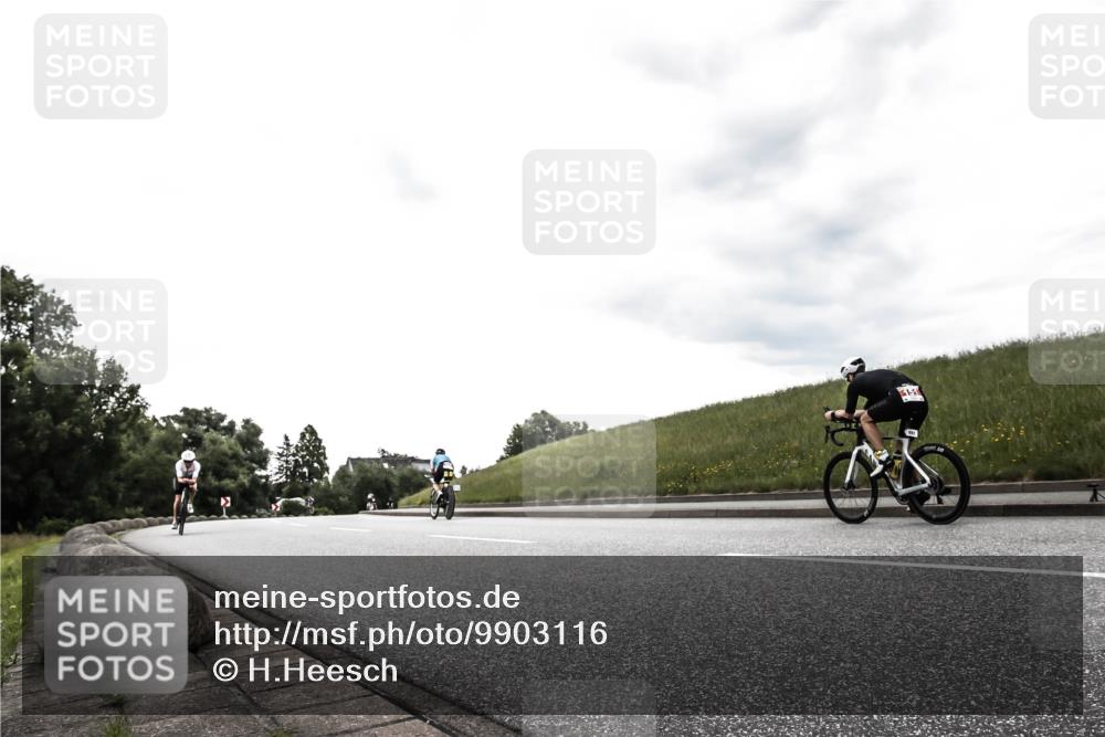 21.06.2026 - 29. Vierlanden-Triathlon H.Heesch http://msf.ph/oto/9903116 21.06.2026 10:04:11 Radfahren 154, 180 meine-sportfotos.de