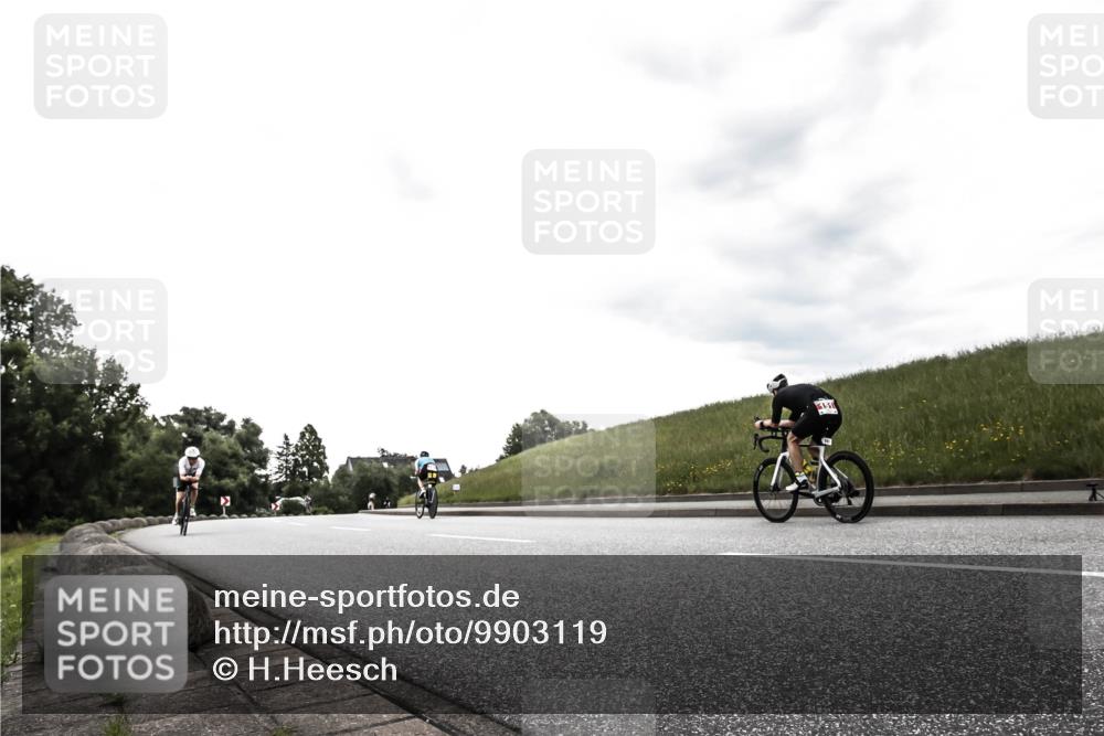 21.06.2026 - 29. Vierlanden-Triathlon H.Heesch http://msf.ph/oto/9903119 21.06.2026 10:04:11 Radfahren 154, 180 meine-sportfotos.de