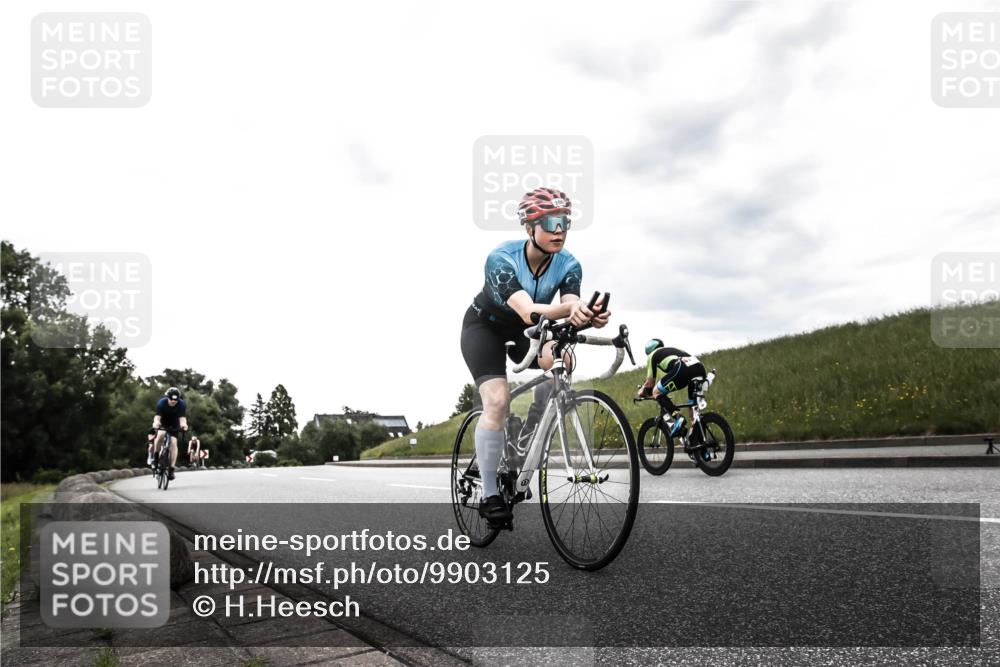 21.06.2026 - 29. Vierlanden-Triathlon H.Heesch http://msf.ph/oto/9903125 21.06.2026 10:04:20 Radfahren 90, 260, 324, 350 meine-sportfotos.de