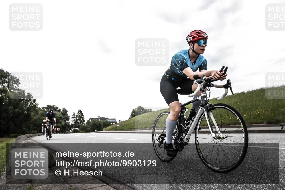 21.06.2026 - 29. Vierlanden-Triathlon H.Heesch http://msf.ph/oto/9903129 21.06.2026 10:04:20 Radfahren 90, 260, 324, 350 meine-sportfotos.de