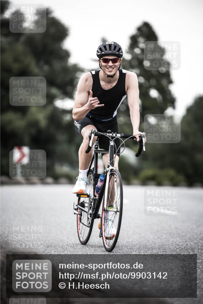 21.06.2026 - 29. Vierlanden-Triathlon H.Heesch http://msf.ph/oto/9903142 21.06.2026 10:07:41 Radfahren 23, 105, 111, 216, 279, 336 meine-sportfotos.de