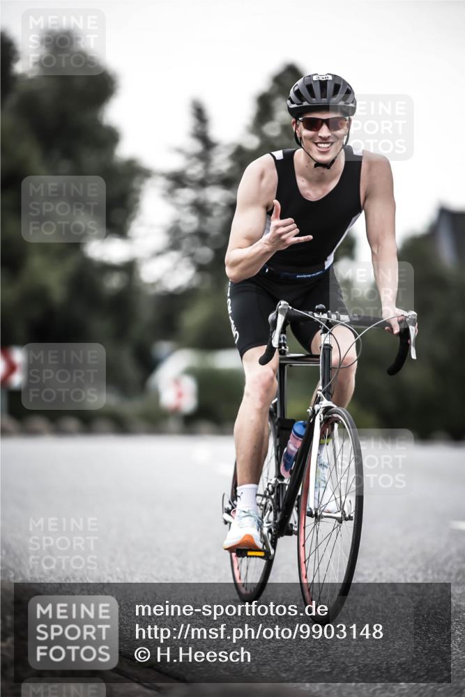 21.06.2026 - 29. Vierlanden-Triathlon H.Heesch http://msf.ph/oto/9903148 21.06.2026 10:07:41 Radfahren 23, 105, 111, 216, 279, 336 meine-sportfotos.de
