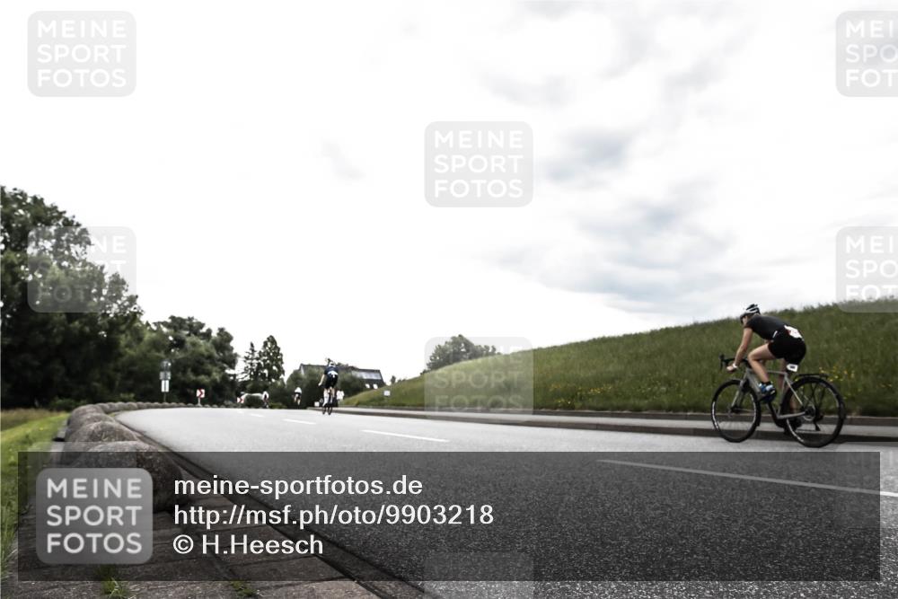 21.06.2026 - 29. Vierlanden-Triathlon H.Heesch http://msf.ph/oto/9903218 21.06.2026 10:05:25 Radfahren  meine-sportfotos.de