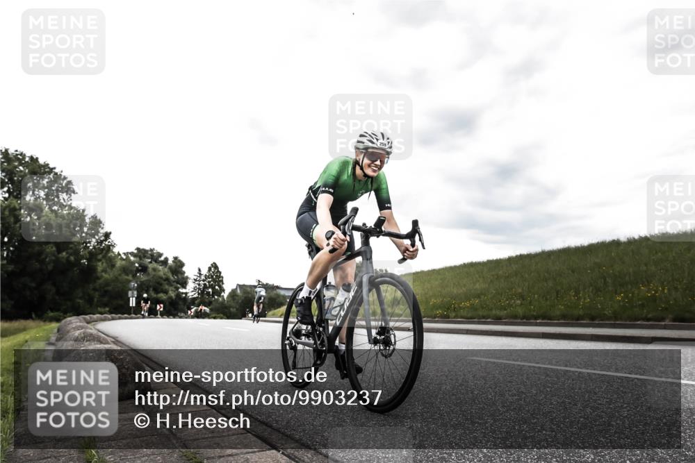 21.06.2026 - 29. Vierlanden-Triathlon H.Heesch http://msf.ph/oto/9903237 21.06.2026 10:05:46 Radfahren 133, 252, 259, 363 meine-sportfotos.de