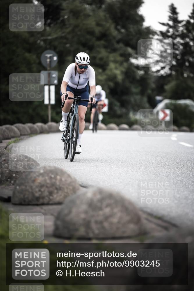 21.06.2026 - 29. Vierlanden-Triathlon H.Heesch http://msf.ph/oto/9903245 21.06.2026 10:08:47 Radfahren 30, 212, 269, 277 meine-sportfotos.de