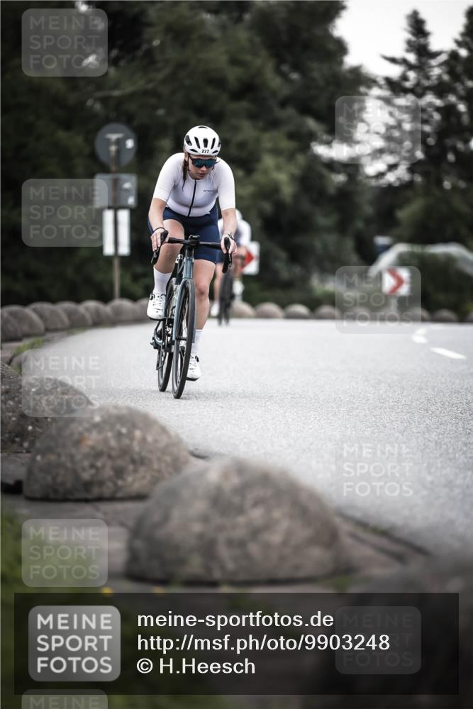 21.06.2026 - 29. Vierlanden-Triathlon H.Heesch http://msf.ph/oto/9903248 21.06.2026 10:08:47 Radfahren 30, 212, 269, 277 meine-sportfotos.de