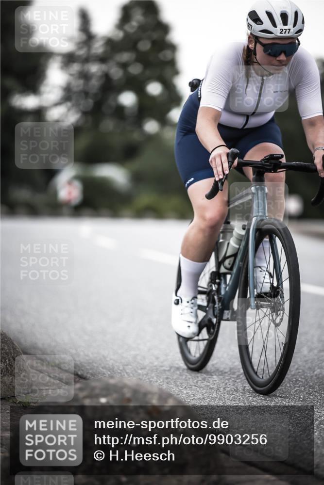 21.06.2026 - 29. Vierlanden-Triathlon H.Heesch http://msf.ph/oto/9903256 21.06.2026 10:08:48 Radfahren 30, 212, 269, 277 meine-sportfotos.de
