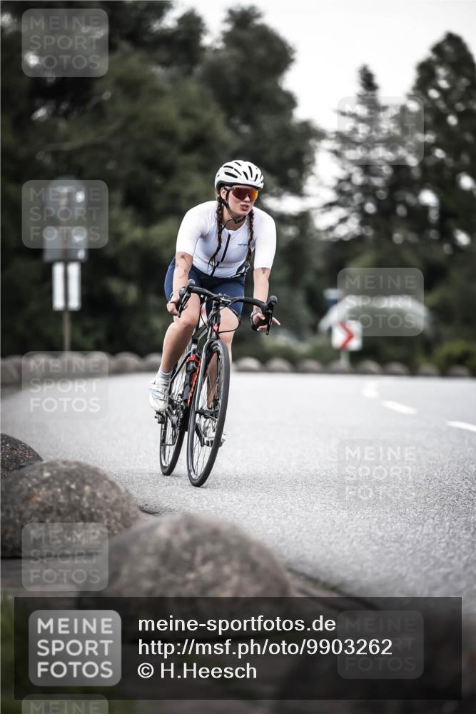 21.06.2026 - 29. Vierlanden-Triathlon H.Heesch http://msf.ph/oto/9903262 21.06.2026 10:08:51 Radfahren 30, 269, 277 meine-sportfotos.de