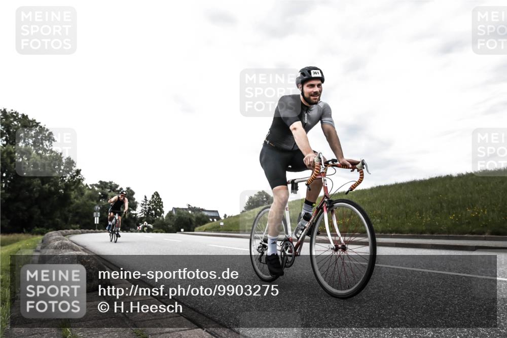 21.06.2026 - 29. Vierlanden-Triathlon H.Heesch http://msf.ph/oto/9903275 21.06.2026 10:06:44 Radfahren 306, 349, 361 meine-sportfotos.de