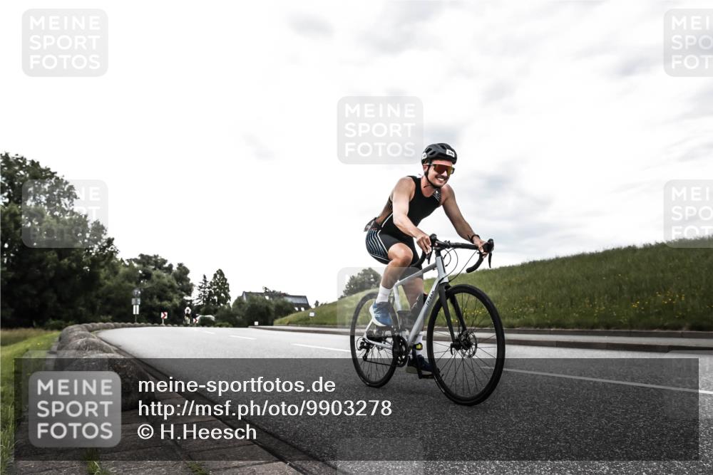 21.06.2026 - 29. Vierlanden-Triathlon H.Heesch http://msf.ph/oto/9903278 21.06.2026 10:06:45 Radfahren 306, 349, 361 meine-sportfotos.de