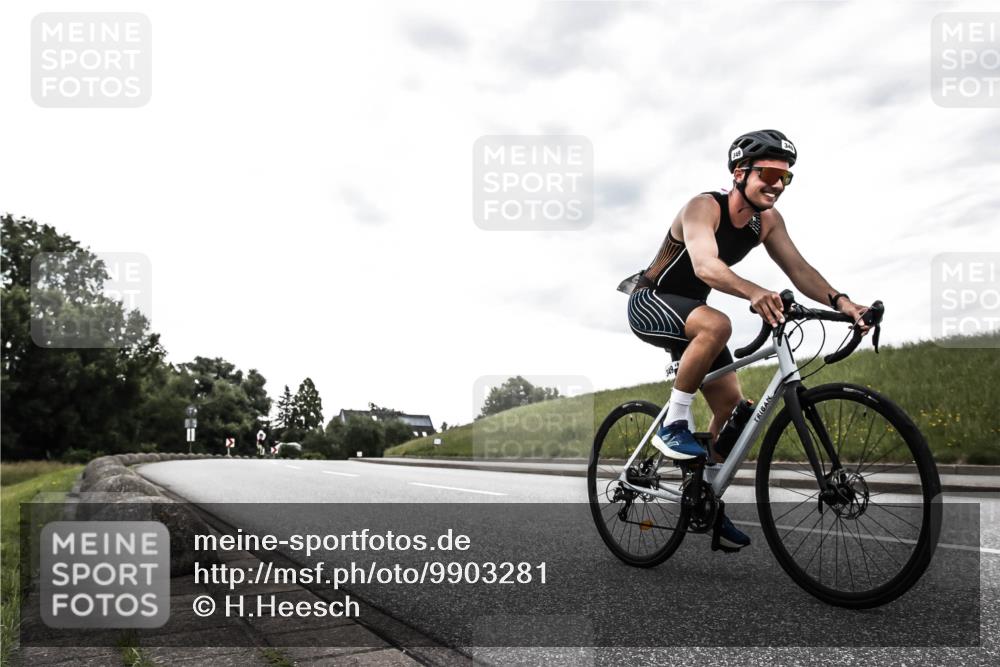 21.06.2026 - 29. Vierlanden-Triathlon H.Heesch http://msf.ph/oto/9903281 21.06.2026 10:06:46 Radfahren 199, 306, 349, 361 meine-sportfotos.de