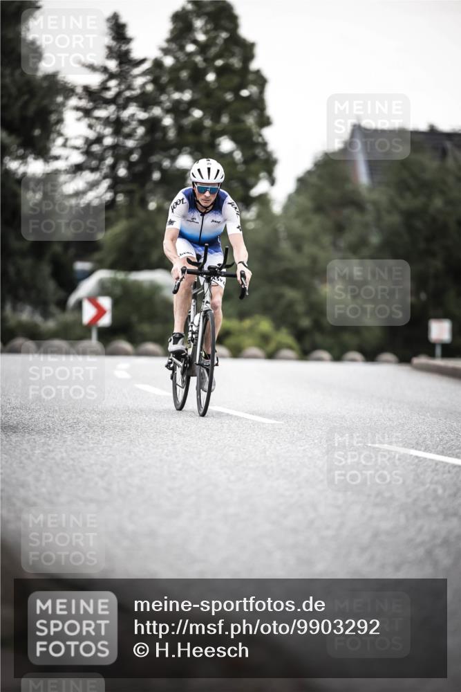21.06.2026 - 29. Vierlanden-Triathlon H.Heesch http://msf.ph/oto/9903292 21.06.2026 10:09:21 Radfahren 25, 153, 187, 191, 303 meine-sportfotos.de