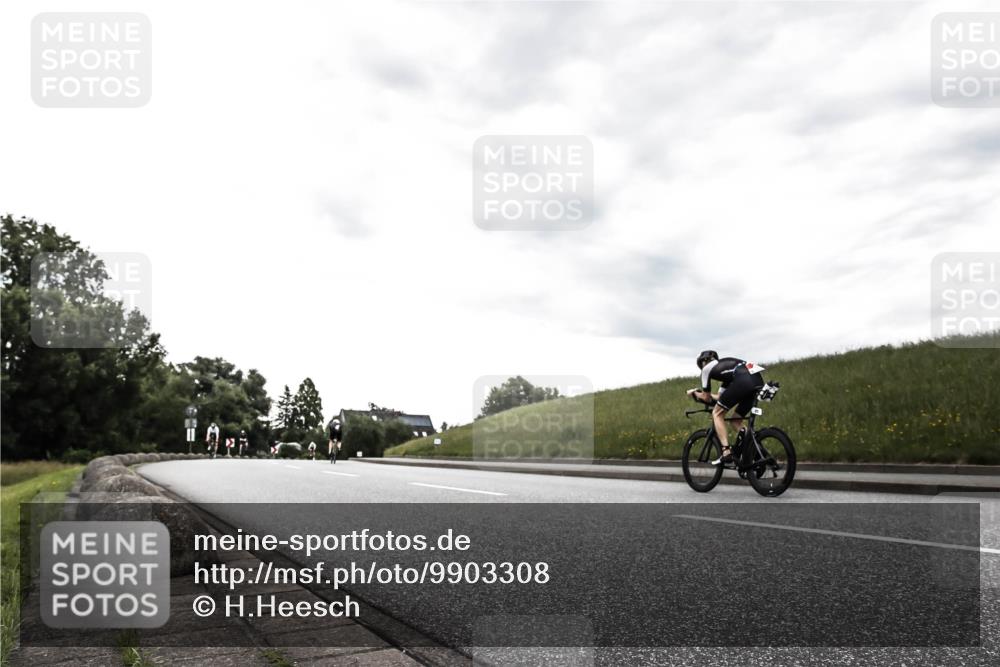 21.06.2026 - 29. Vierlanden-Triathlon H.Heesch http://msf.ph/oto/9903308 21.06.2026 10:07:49 Radfahren 50, 105, 111, 167, 231, 279 meine-sportfotos.de
