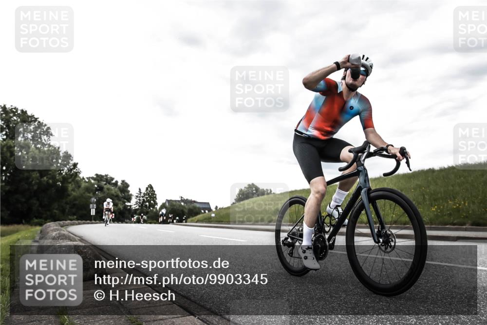 21.06.2026 - 29. Vierlanden-Triathlon H.Heesch http://msf.ph/oto/9903345 21.06.2026 10:08:01 Radfahren 7, 59, 305, 334 meine-sportfotos.de