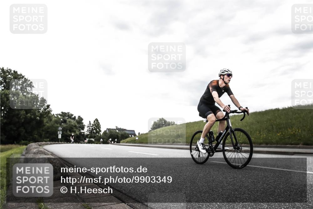21.06.2026 - 29. Vierlanden-Triathlon H.Heesch http://msf.ph/oto/9903349 21.06.2026 10:08:03 Radfahren 7, 80, 305, 334 meine-sportfotos.de