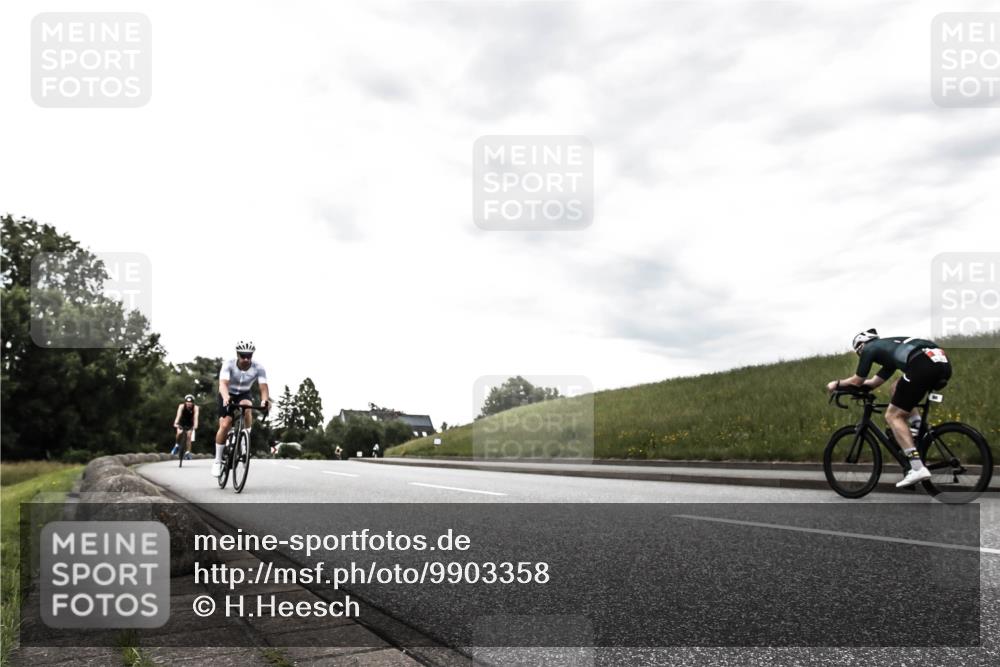 21.06.2026 - 29. Vierlanden-Triathlon H.Heesch http://msf.ph/oto/9903358 21.06.2026 10:08:12 Radfahren 38, 371, 373 meine-sportfotos.de