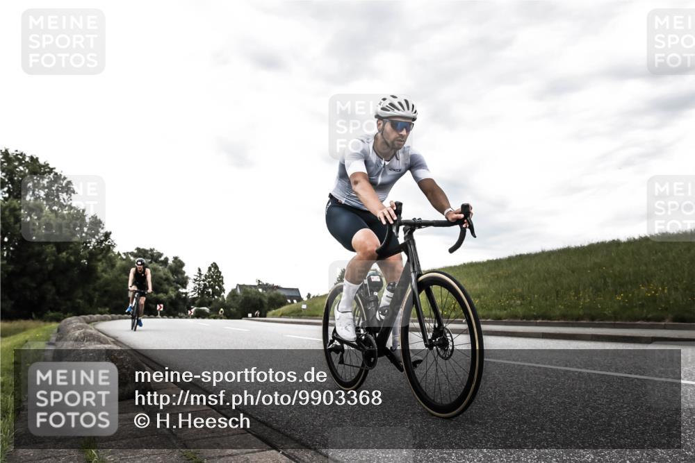 21.06.2026 - 29. Vierlanden-Triathlon H.Heesch http://msf.ph/oto/9903368 21.06.2026 10:08:12 Radfahren 38, 371, 373 meine-sportfotos.de