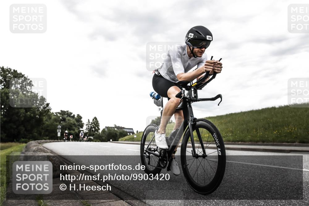 21.06.2026 - 29. Vierlanden-Triathlon H.Heesch http://msf.ph/oto/9903420 21.06.2026 10:09:19 Radfahren 25, 153, 187 meine-sportfotos.de