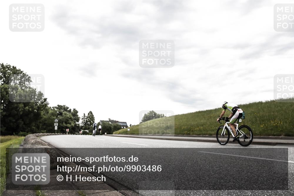 21.06.2026 - 29. Vierlanden-Triathlon H.Heesch http://msf.ph/oto/9903486 21.06.2026 10:10:41 Radfahren 290 meine-sportfotos.de