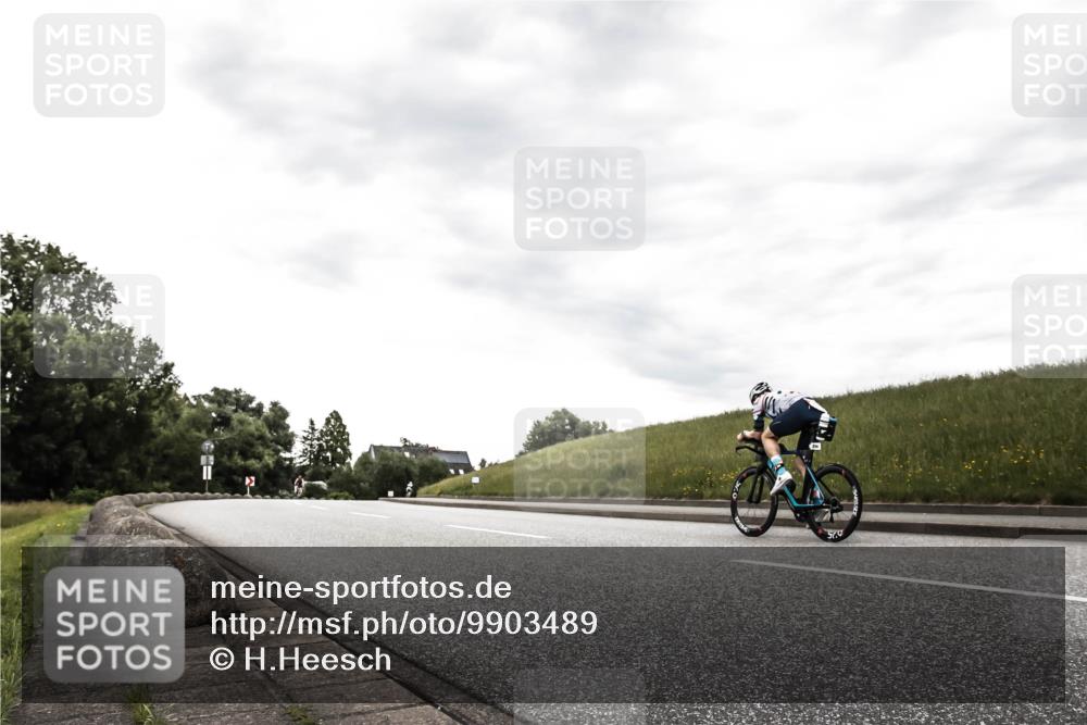 21.06.2026 - 29. Vierlanden-Triathlon H.Heesch http://msf.ph/oto/9903489 21.06.2026 10:10:49 Radfahren 146, 283 meine-sportfotos.de