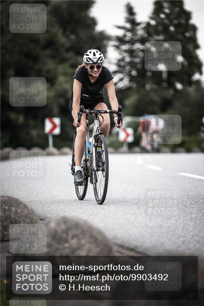21.06.2026 - 29. Vierlanden-Triathlon H.Heesch http://msf.ph/oto/9903492 21.06.2026 10:16:26 Radfahren 83, 249, 392, 409, 468, 473 meine-sportfotos.de