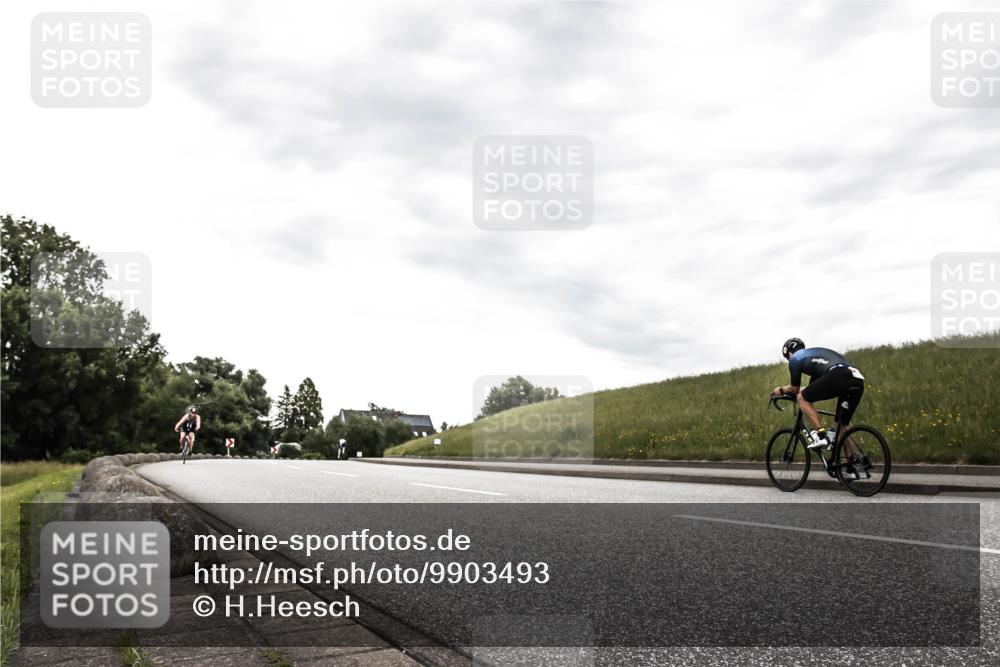 21.06.2026 - 29. Vierlanden-Triathlon H.Heesch http://msf.ph/oto/9903493 21.06.2026 10:10:53 Radfahren 242, 281, 283 meine-sportfotos.de