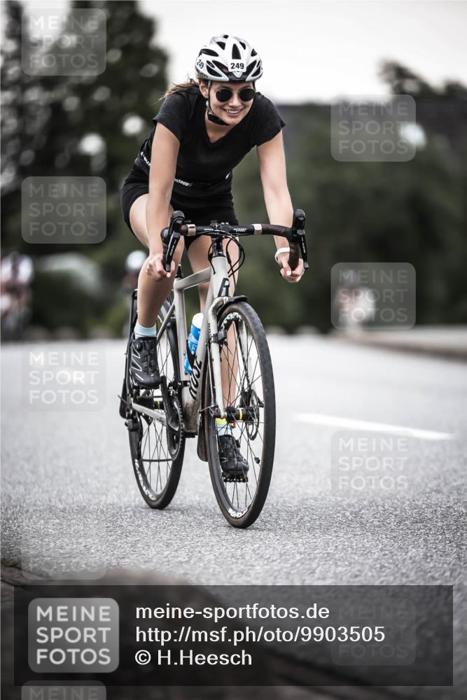 21.06.2026 - 29. Vierlanden-Triathlon H.Heesch http://msf.ph/oto/9903505 21.06.2026 10:16:27 Radfahren 83, 249, 392, 409, 473 meine-sportfotos.de