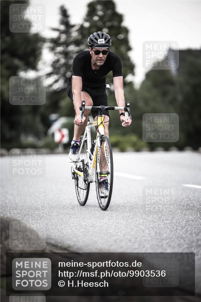 21.06.2026 - 29. Vierlanden-Triathlon H.Heesch http://msf.ph/oto/9903536 21.06.2026 10:16:35 Radfahren 32, 83, 101, 114, 392, 409, 417 meine-sportfotos.de