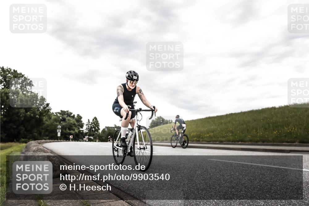 21.06.2026 - 29. Vierlanden-Triathlon H.Heesch http://msf.ph/oto/9903540 21.06.2026 10:11:52 Radfahren 47, 246 meine-sportfotos.de