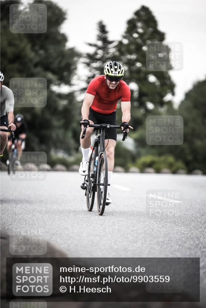 21.06.2026 - 29. Vierlanden-Triathlon H.Heesch http://msf.ph/oto/9903559 21.06.2026 10:17:32 Radfahren 77, 107, 116, 210, 211, 419, 445, 452 meine-sportfotos.de