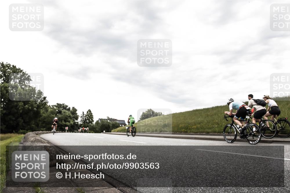 21.06.2026 - 29. Vierlanden-Triathlon H.Heesch http://msf.ph/oto/9903563 21.06.2026 10:12:11 Radfahren 39, 454 meine-sportfotos.de