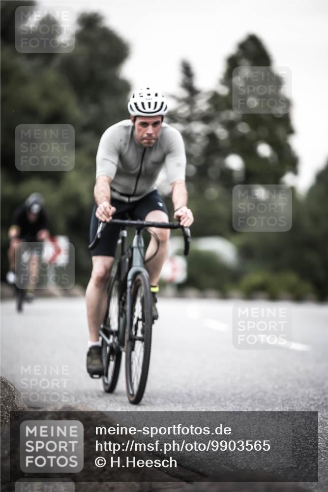 21.06.2026 - 29. Vierlanden-Triathlon H.Heesch http://msf.ph/oto/9903565 21.06.2026 10:17:33 Radfahren 77, 107, 116, 210, 211, 419, 445, 452 meine-sportfotos.de