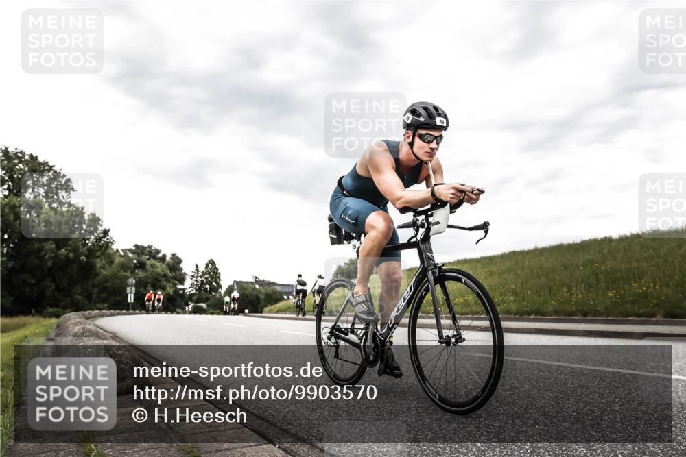 21.06.2026 - 29. Vierlanden-Triathlon H.Heesch http://msf.ph/oto/9903570 21.06.2026 10:12:14 Radfahren 39, 454 meine-sportfotos.de